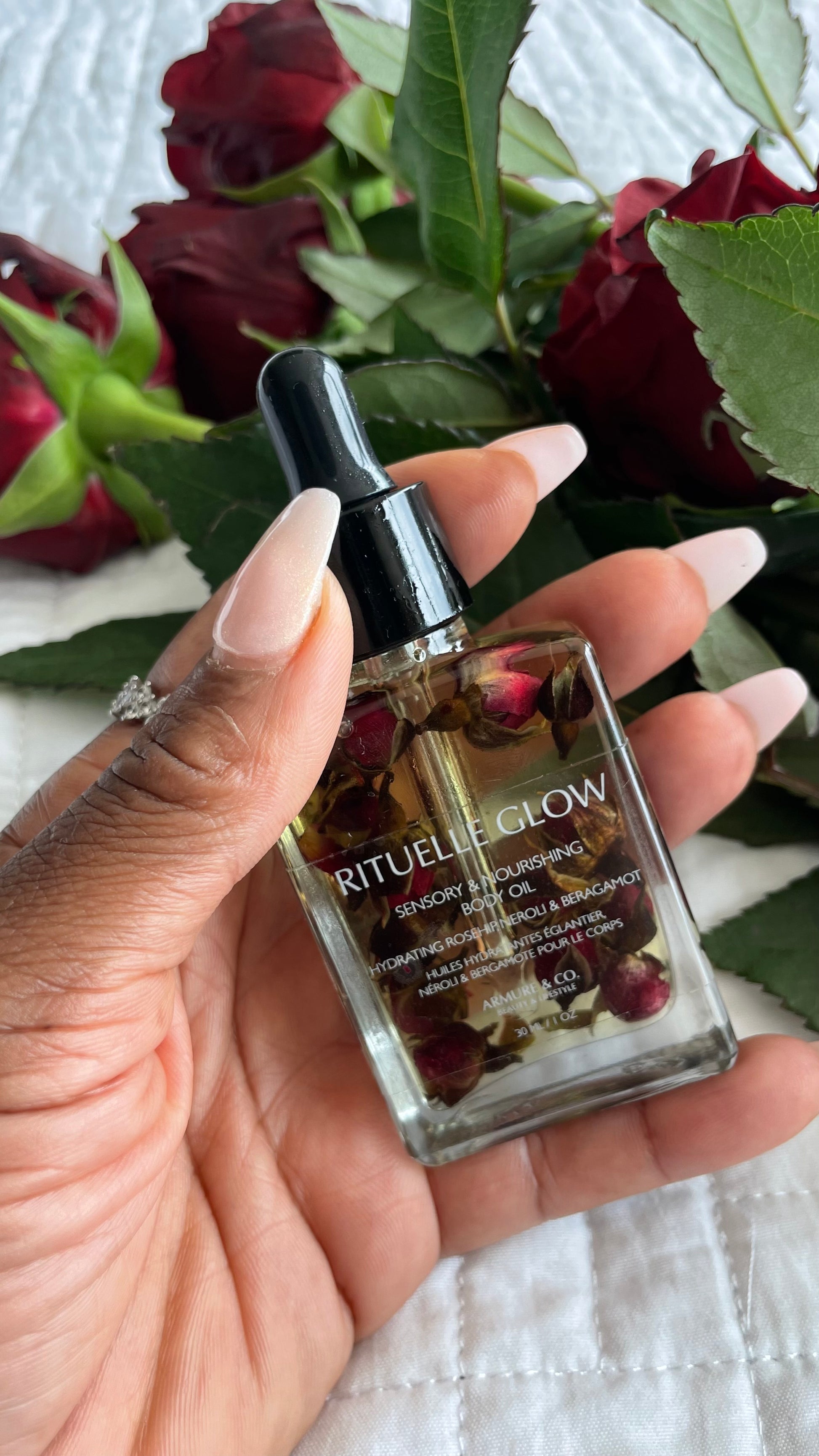 Holding Rituelle Glow Body Oil