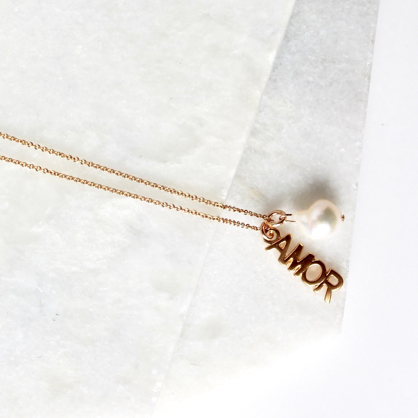 Amore Amor Pearl Necklace